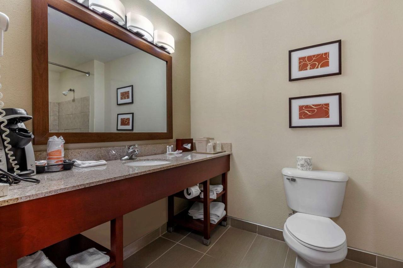 Comfort Suites Delavan - Lake Geneva Area Dış mekan fotoğraf