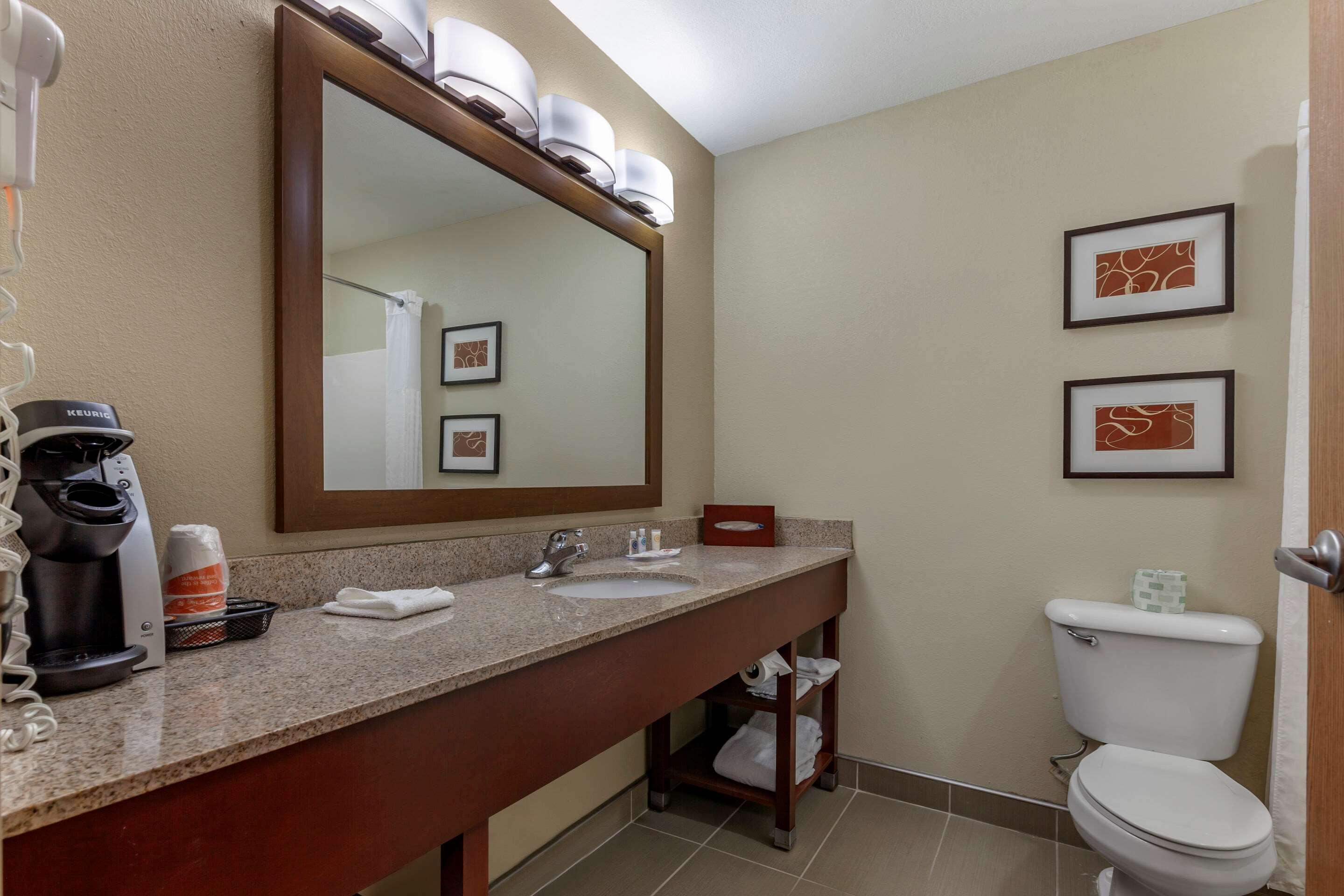 Comfort Suites Delavan - Lake Geneva Area Dış mekan fotoğraf