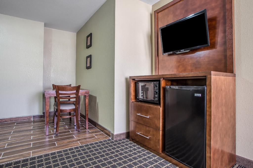 Comfort Suites Delavan - Lake Geneva Area Dış mekan fotoğraf