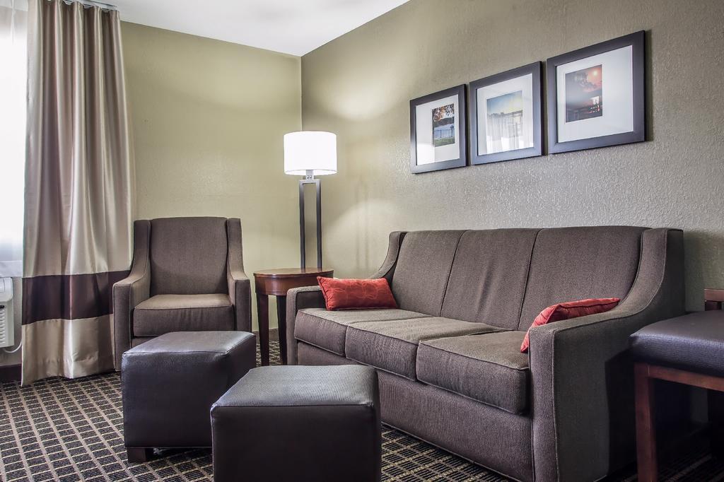Comfort Suites Delavan - Lake Geneva Area Dış mekan fotoğraf
