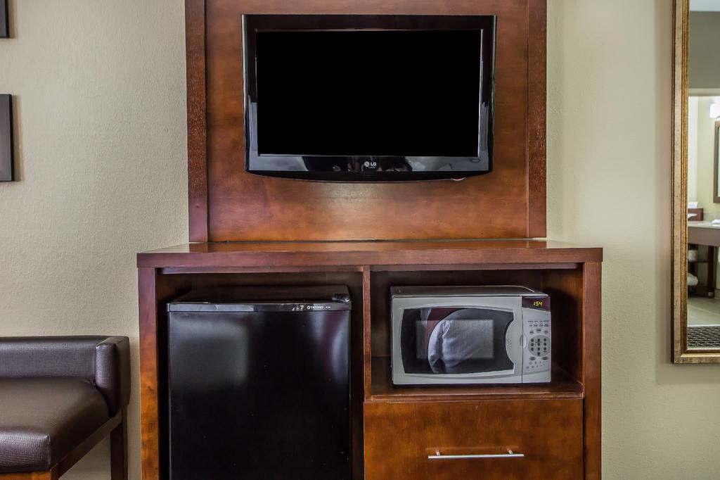 Comfort Suites Delavan - Lake Geneva Area Dış mekan fotoğraf