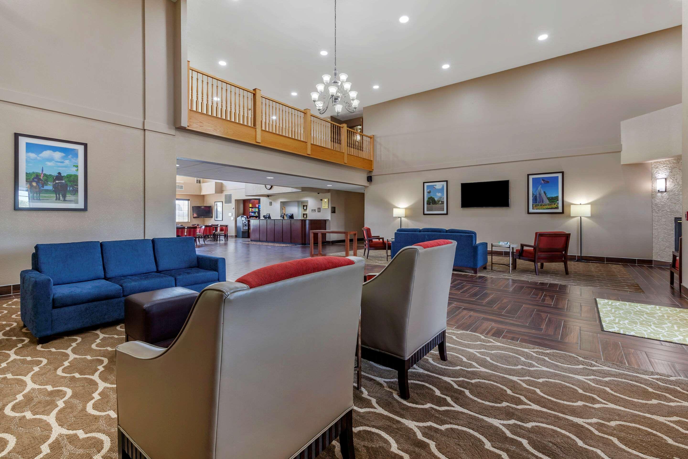 Comfort Suites Delavan - Lake Geneva Area Dış mekan fotoğraf